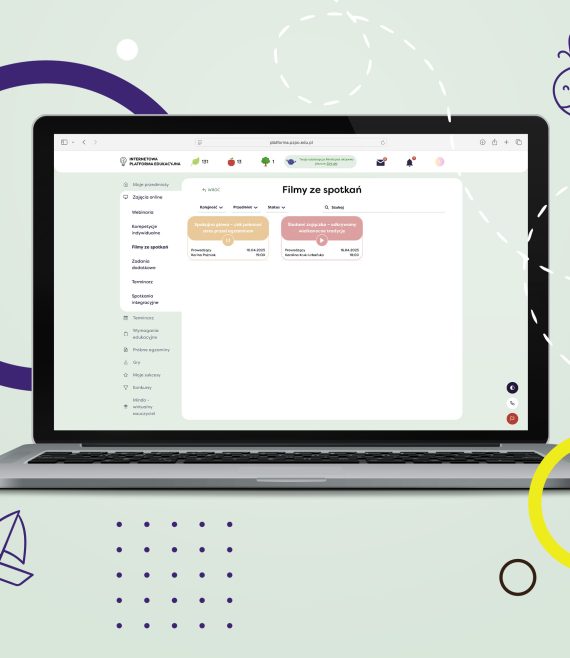 Laptop z otwartą stroną Internetową Platformy Edukacyjnej z widokiem na filmy z Webinariów z możliwością odtworzenia, dla 1 klasy szkoły podstawowej.
